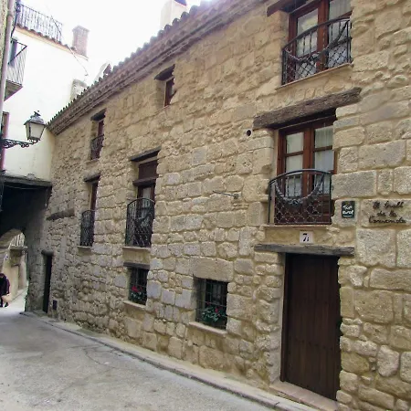 Con Mucho Encanto En Un Entorno Mágico